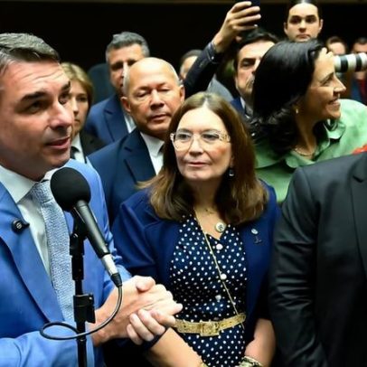 Flávio espera justiça para Bolsonaro e condenados pelo 8/1 após veto derrubado