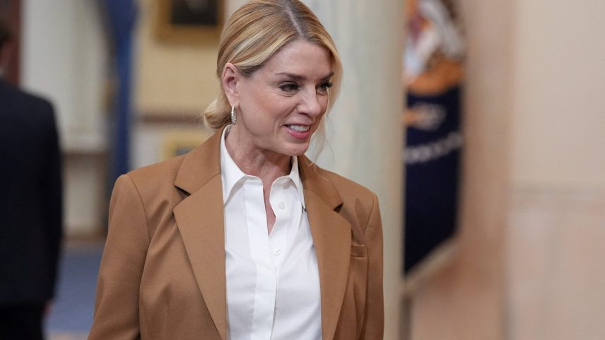 Pam Bondi é demitida do cargo de procuradora-geral dos EUA