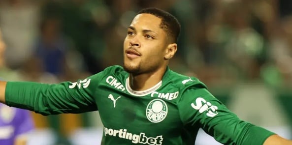 Vitor Roque vai passar por cirurgia após lesão