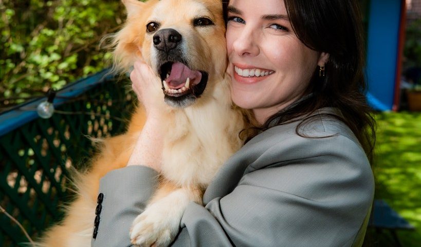 Ela transformou o resgate de cães em carreira de sucesso no TikTok