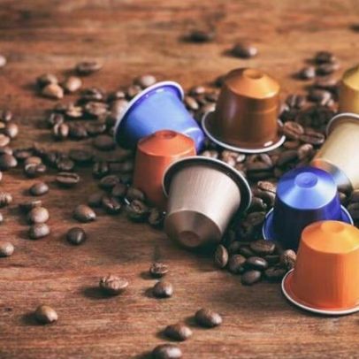 Por que o café quente fica amargo, segundo a ciência