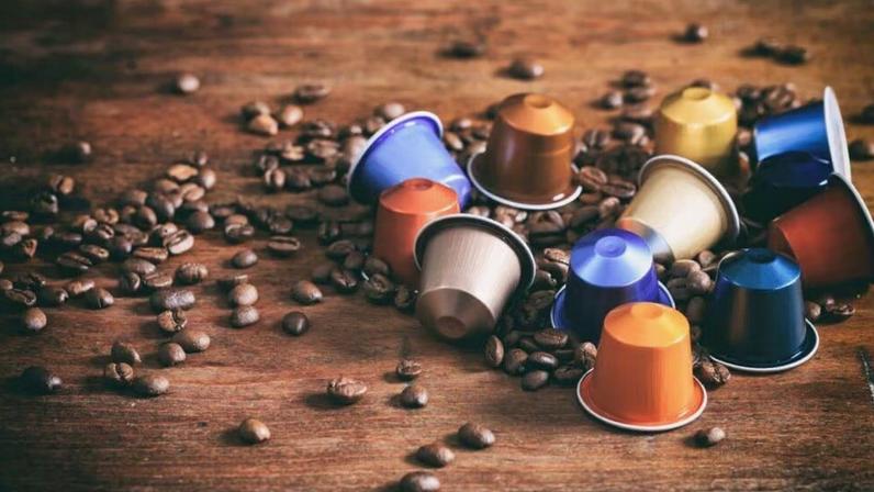 Por que o café quente fica amargo, segundo a ciência