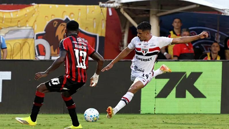 Vitória vence o São Paulo e sobe na tabela do Brasileirão
