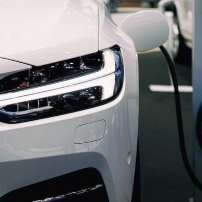 Impostos influenciam preço do carro elétrico no Brasil