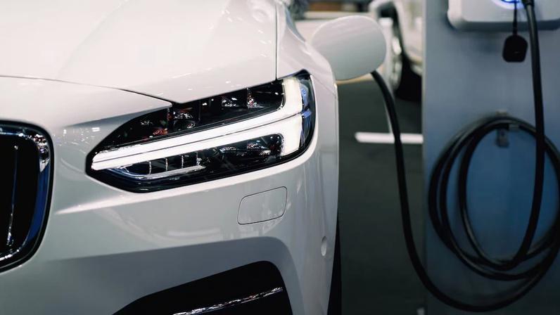 Previsão é que a tarifa para carros elétricos puros atinja 35% em julho de 2026