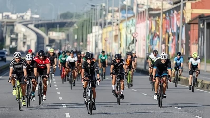 O número de atendimentos a ciclistas vítimas de acidentes de trânsito aumentou no Rio de Janeiro, segundo dados do Painel de Acidente de Transporte Terrestre da prefeitura. Em 2024, foram registrados 3.554 casos