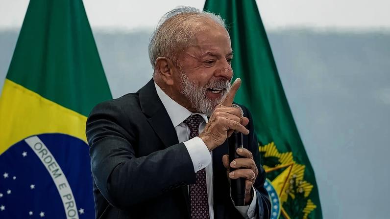 Presidente da República, Luiz Inácio Lula da Silva, durante transmissão de cargo para o novo ministro da Justiça e Segurança Pública, Wellington César Lima e Silva. Palácio do Planalto. Brasília (DF) - Brasil