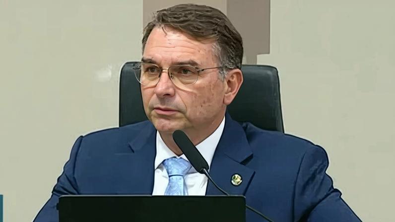 O senador e pré-candidato a presidência Flávio Bolsonaro