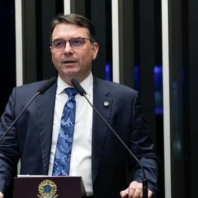 Flávio diz não haver possibilidade de Trump invadir o Brasil