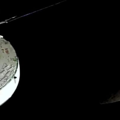 Terra aparece como satélite em imagens da Artemis II