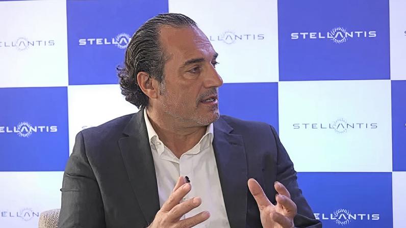 Antonio Filosa, CEO da Stellantis, cita ociosidade de produção chinesa como um dos principais fatores preocupantes na competitividade