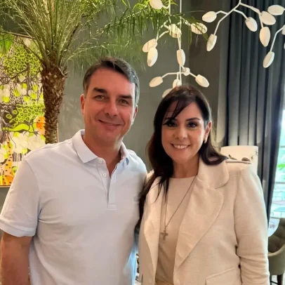 Deputada católica cotada como vice de Flávio Bolsonaro