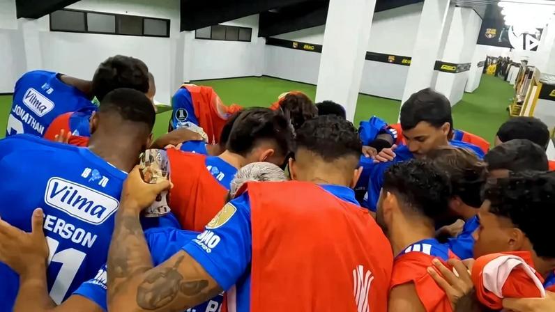 Bastidores Barcelona x Cruzeiro (Foto: Reprodução Cruzeiro TV)