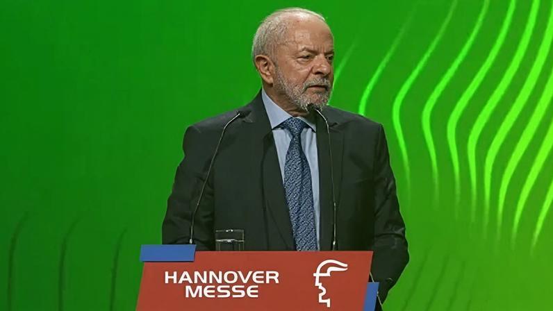 Lula participa de abertura de feira na Alemanha