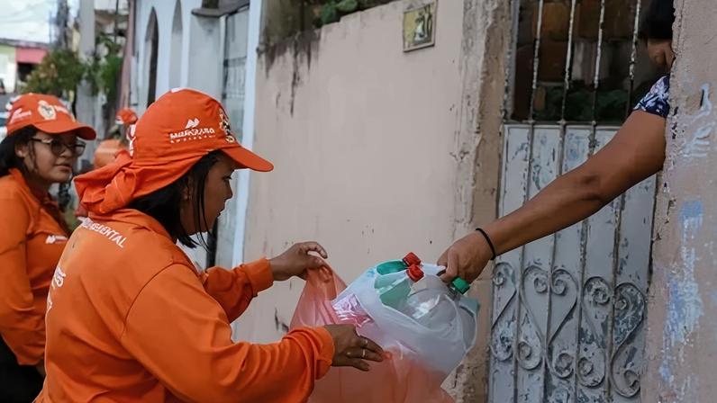 No entanto, o avanço na capital contrasta com o restante do estado, onde a coleta direta de lixo atinge 83% dos domicílios