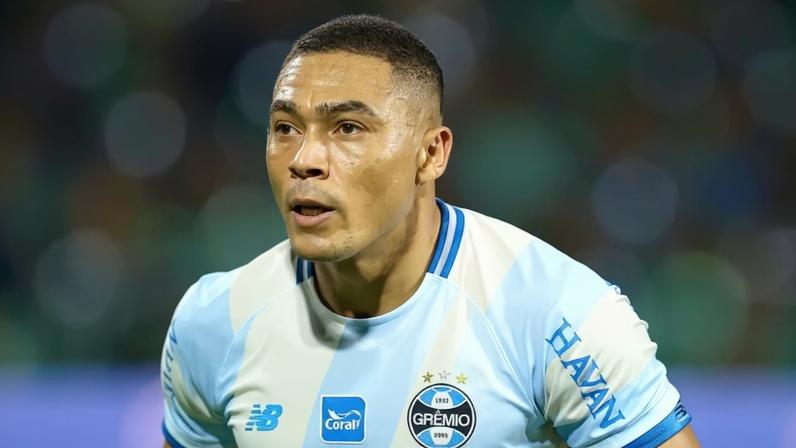 Carlos Vinicius perdeu o mesmo pênalti três vezes (FOTO: LUCAS UEBEL/GREMIO FBPA)