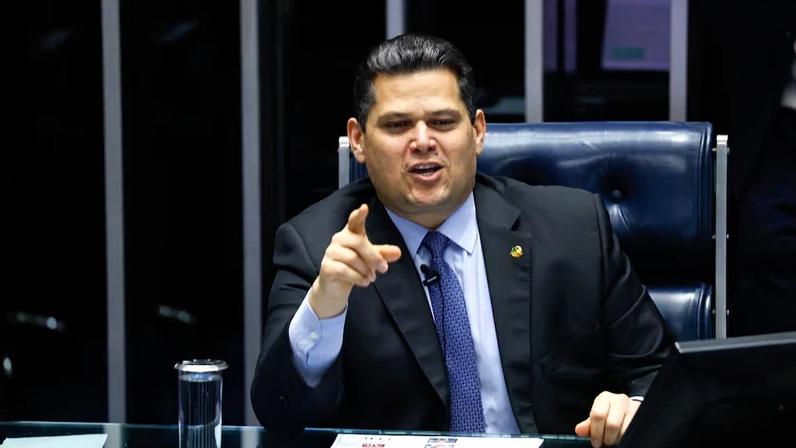 Opinião | Alcolumbre dá recado a Lula com derrota de Messias: ‘Você precisa mais de mim do que eu de você’