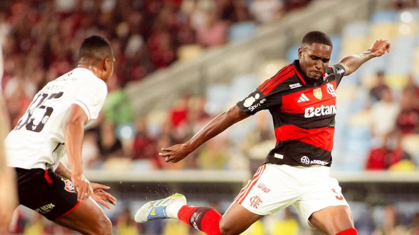 Flamengo venceu Vitória por 2 a 1, No Maracanã, e abriu vantagem em confronto da Copa do Brasil.