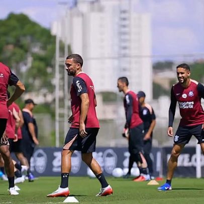 Corinthians treina com Hugo Souza para enfrentar o Internacional