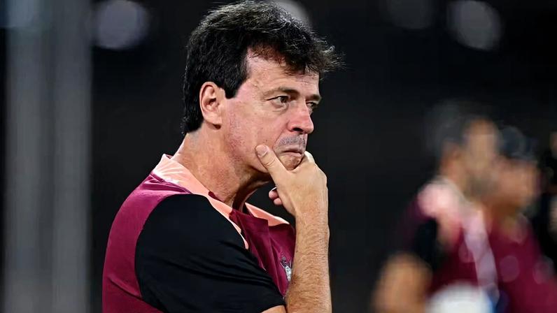 Fernando Diniz ficou assustado com o pífio desempenho do Corinthians. 'Foi o pior jogo'