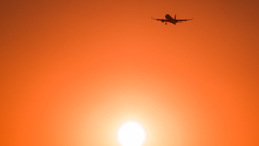 Apesar da baixa do dólar, cenário futuro causa aumento nas tarifas