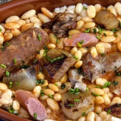 Do cassoulet francês à feijoada brasileira: segredos culinários em foco