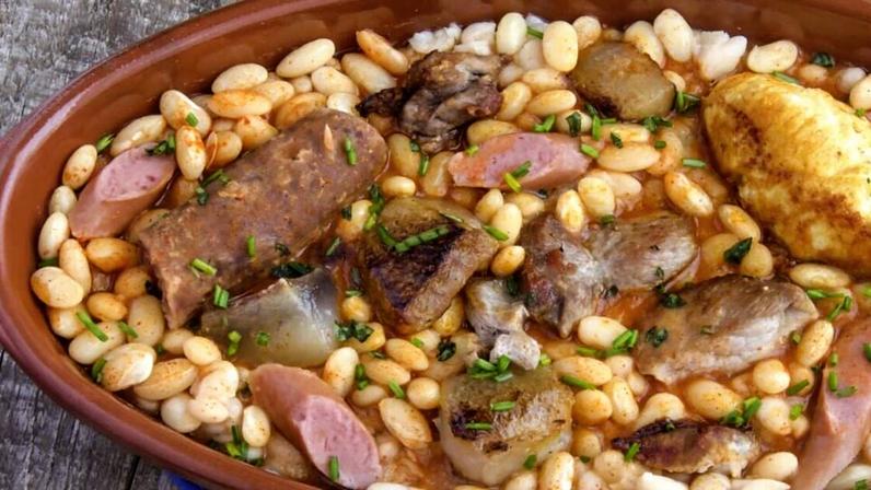 Do cassoulet francês à feijoada brasileira: segredos culinários em foco