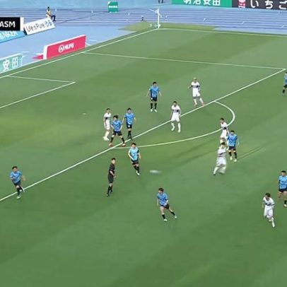 Kashima Antlers vence Kawasaki Frontale por 2 a 0 com gols de Leonardo Pereira