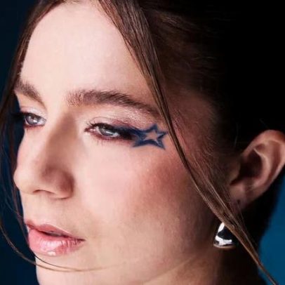 GIANA lança álbum de estreia FELÍDIA inspirado nos anos 2000