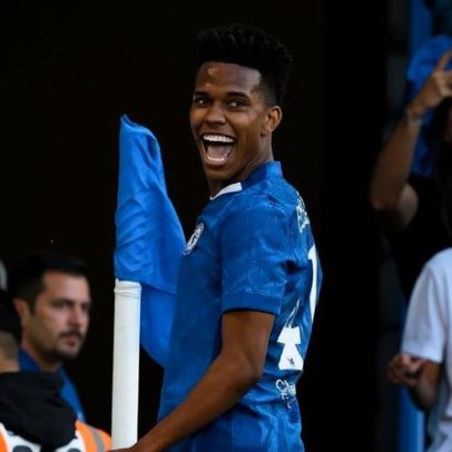 Chelsea confirma ausência de Estêvão na temporada e técnico duvida sobre a Copa