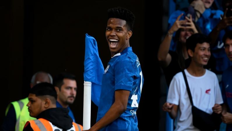 Chelsea confirma ausência de Estêvão na temporada e técnico duvida sobre a Copa