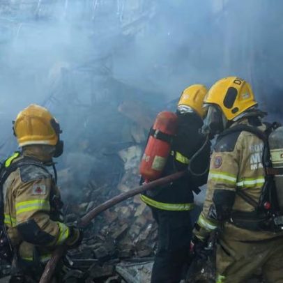 Incêndio de grandes proporções destrói supermercado no centro de Pouso Alegre