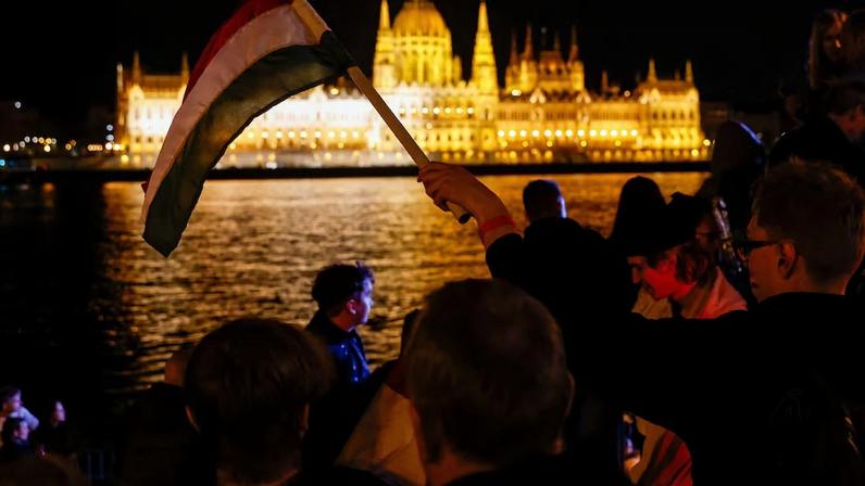 Derrota de Orbán sinaliza mudança na Hungria com aproximação a Trump e Putin