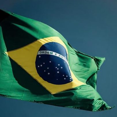 Evolução dos símbolos da bandeira do Brasil do Império à República