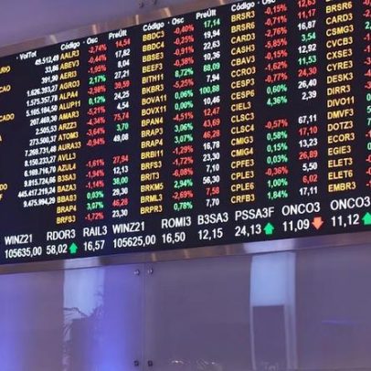 Ibovespa cai, dólar fica estável com foco em acordo no Oriente Médio