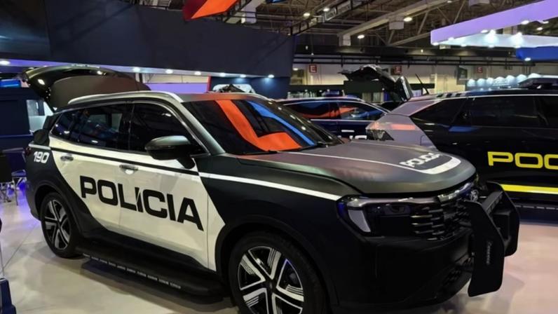 Ford Pro leva veículos especiais para feira de segurança em São Paulo