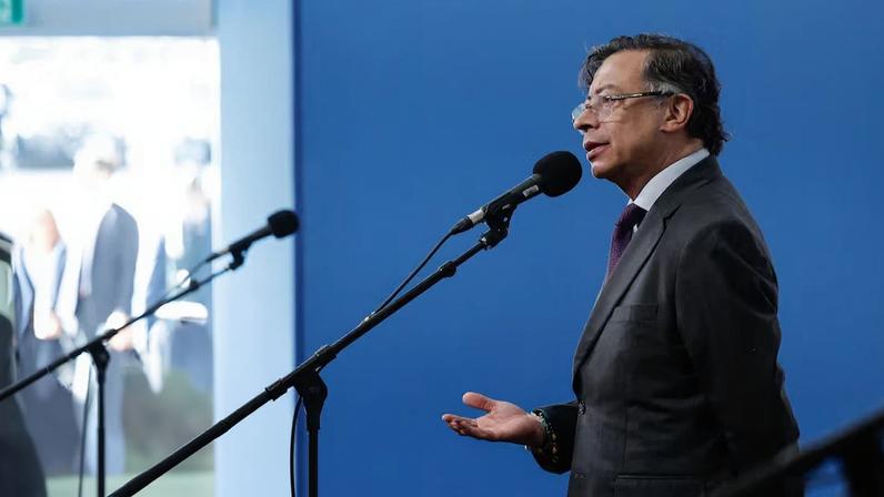 ‘Decidi processar criminalmente o presidente Noboa por sua calúnia’, escreveu Petro em rede social Foto: Oscar del Pozo/AFP