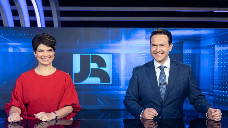 Mariana Godoy e Eduardo Ribeiro apresentam o 'Jornal da RECORD'
