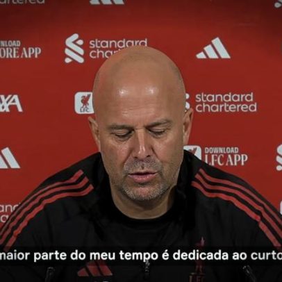 Arne Slot comenta futuro no Liverpool e duelo com o Palace