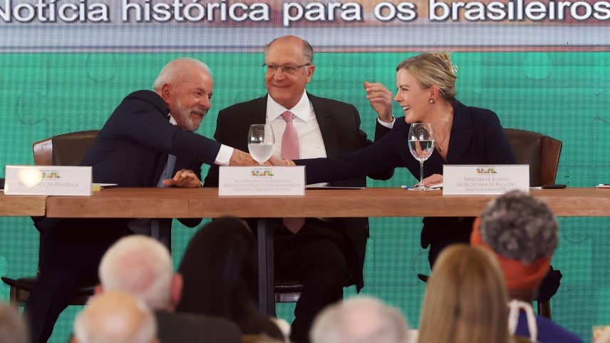 Lula confirmou saída de Alckmin e Gleisi dos postos de ministros na Esplanada