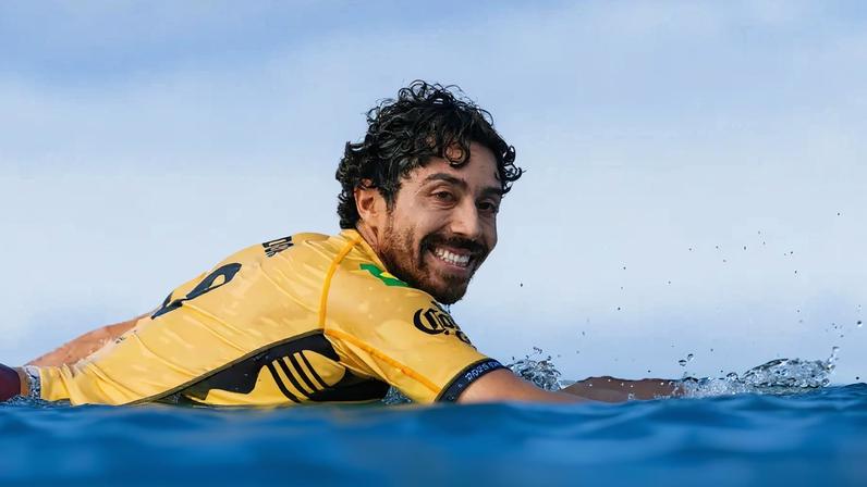 Yago Dora em treino antes das finais da WSL (Foto: Ed Sloane/World Surf League)