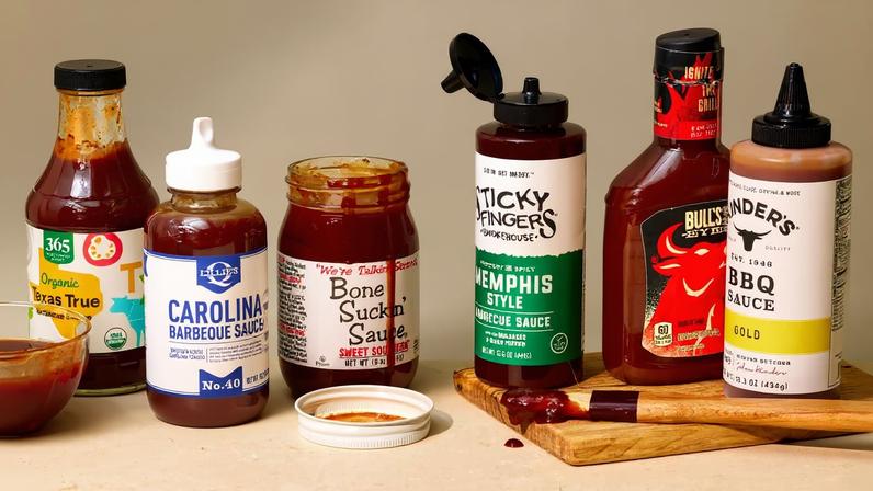 Testamos 16 molhos prontos de barbecue; 5 são os melhores
