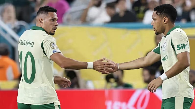 Paulinho e Vitor Roque, atacantes do Palmeiras