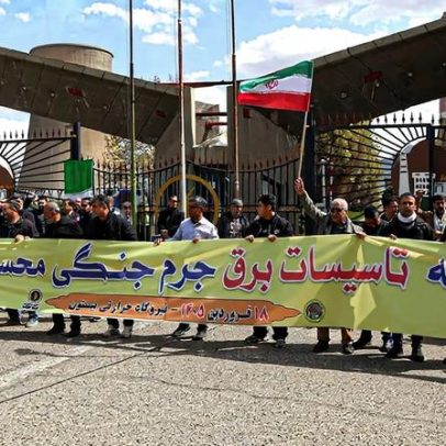 Iranianos se reúnem em usinas próximo ao prazo marcado por Trump