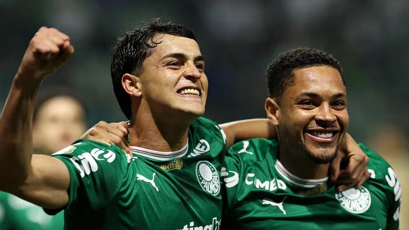 Ramón Sosa sorri com ótima atuação, mas Vitor Roque lamenta nova lesão.
