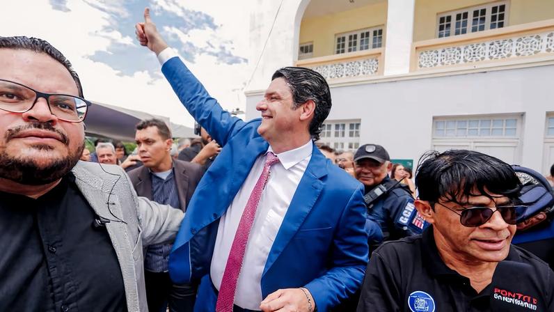 Imagem de Leo Bezerra na posse