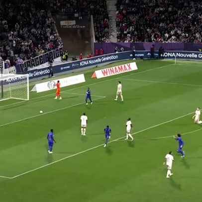 Golaço de Lamine Camara contra o Toulouse