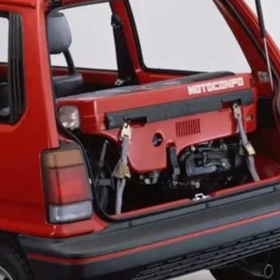 Carros com acessórios inusitados: café, moto e até banheiro