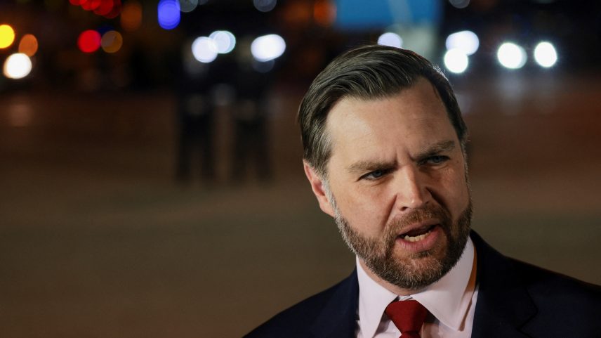 Vance disse que estava ansioso para ter negociações positivas com o Irã