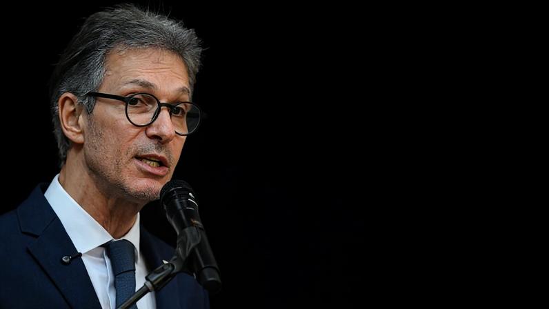 Zema cobra coragem contra STF em cerimônia da Inconfidência